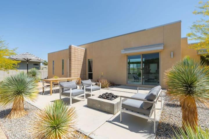 Chic Luxurious Desert Home- Private Pool Hot Tub Palm Springs Exteriör bild