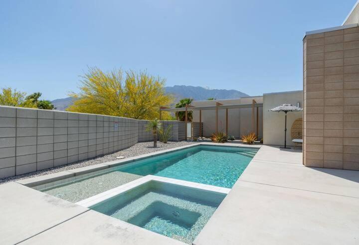 Chic Luxurious Desert Home- Private Pool Hot Tub Palm Springs Exteriör bild